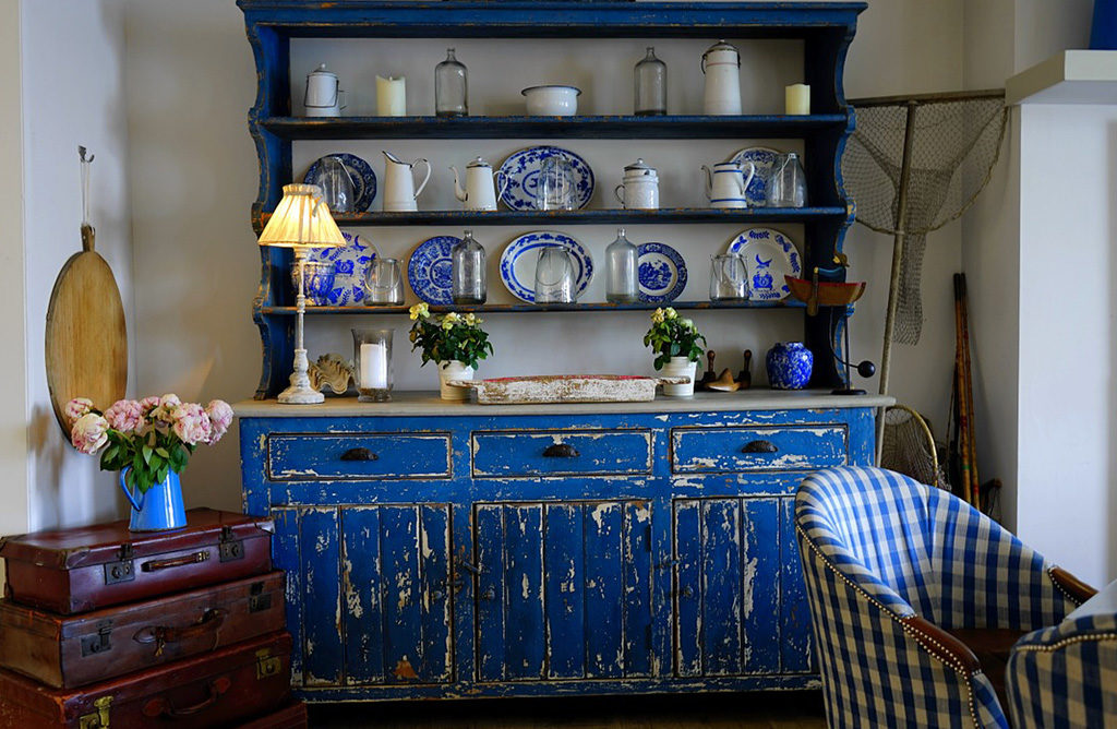 mobile vecchio legno colore blu