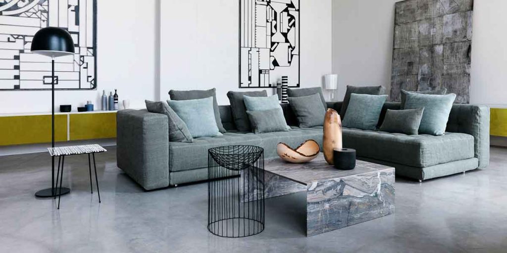 divano angolare grigio